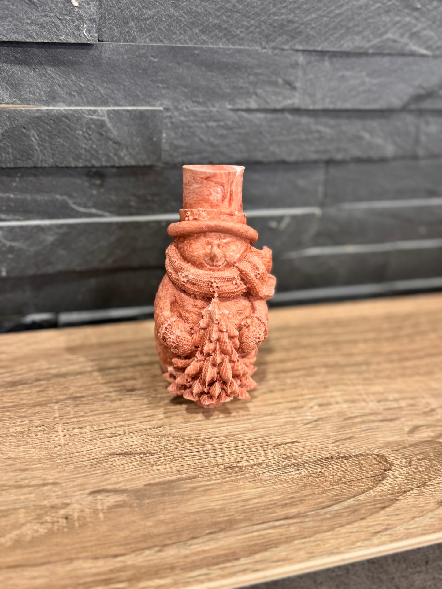 Petit bonhomme de neige au chapeau 🎩 – Décoration artisanale en jesmonite