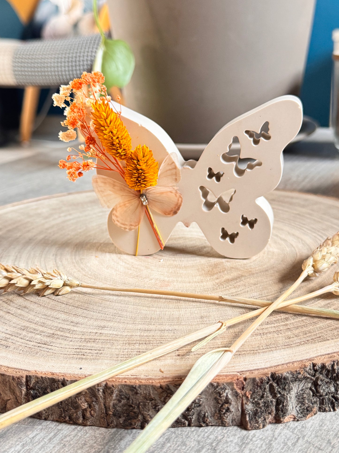 Papillon fleuri – Décoration avec fleurs séchées