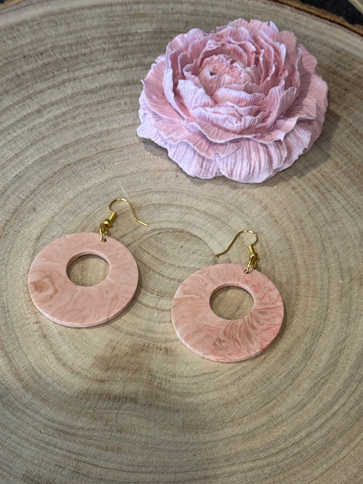 ✨ Boucles d’oreilles en jesmonite ✨