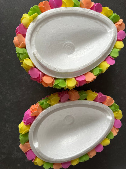 Œuf de pâque fleuri garni