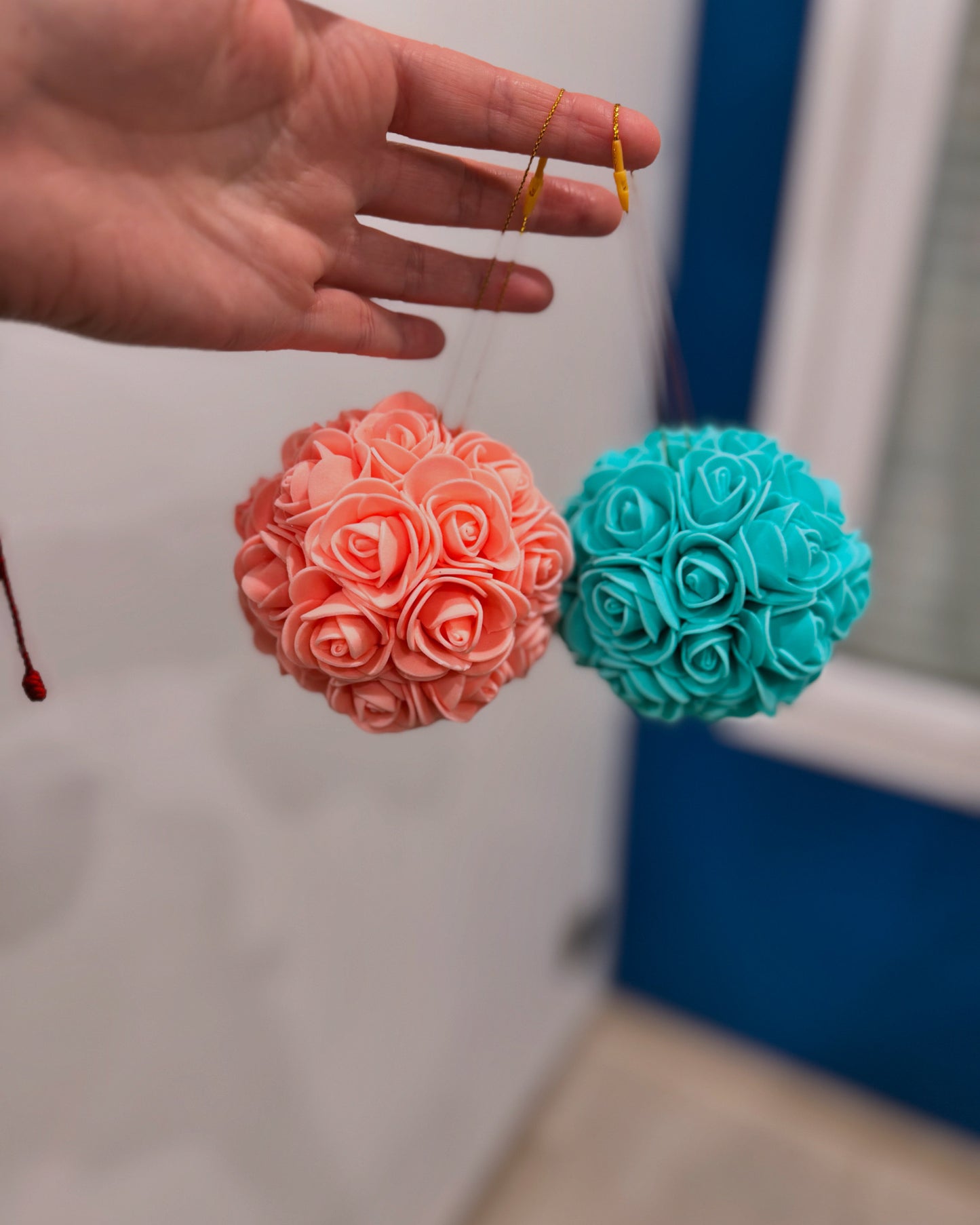 🎄 

Boules de Noël fleuries en mousse – L’univers d’Elsa