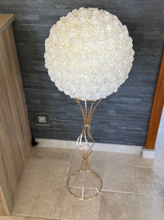 Boule florale avec pied