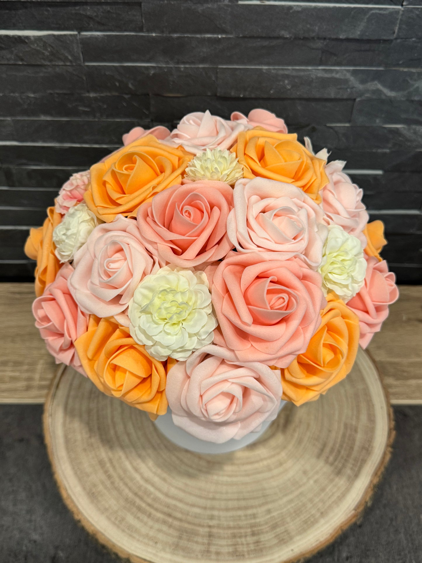 Pot funéraire – composition florale artificielle & en mousse